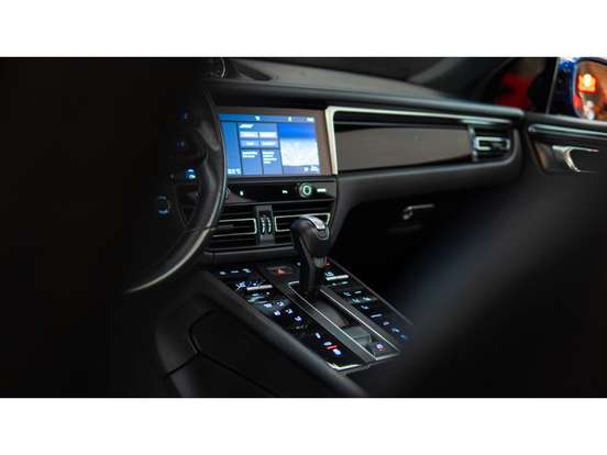 PORSCHE-MACAN-2023