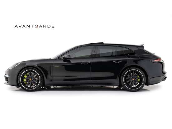 PORSCHE-PANAMERA-2022