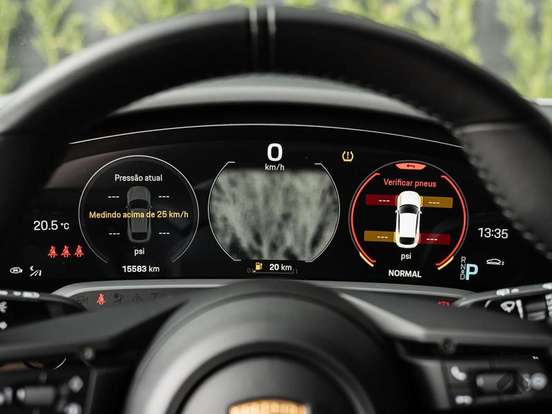 PORSCHE-TAYCAN-2022