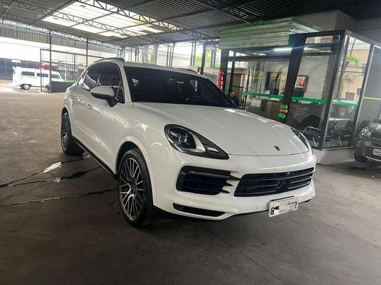 PORSCHE-CAYENNE-2018