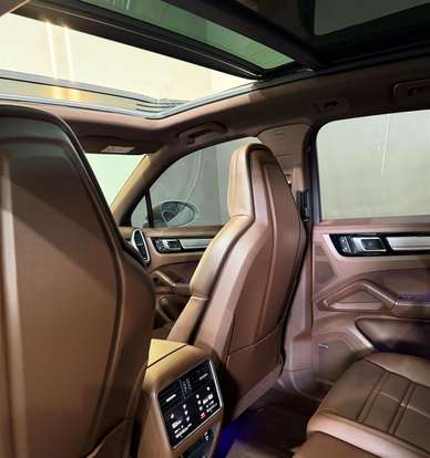 PORSCHE-CAYENNE-2023
