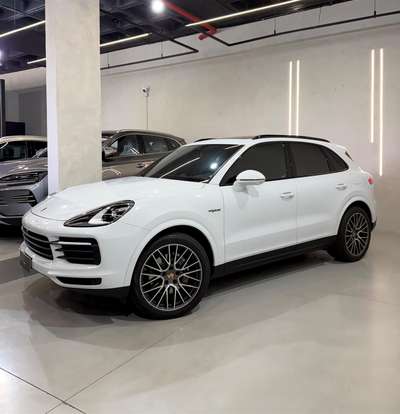 PORSCHE-CAYENNE-2023