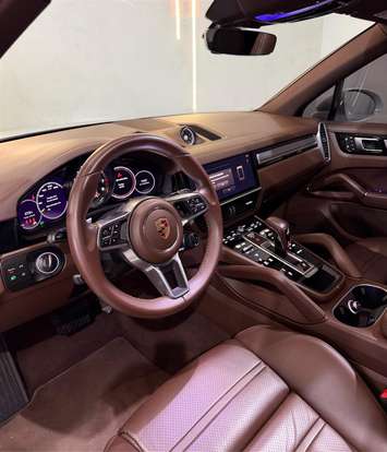 PORSCHE-CAYENNE-2023