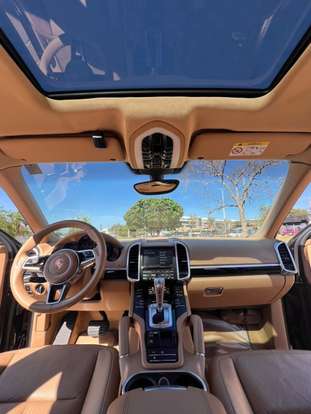 PORSCHE-CAYENNE-2015