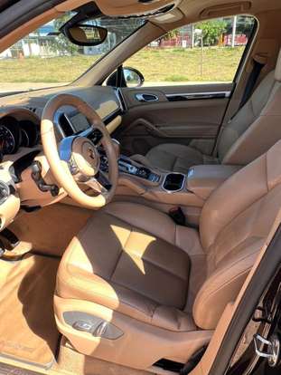 PORSCHE-CAYENNE-2015