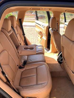 PORSCHE-CAYENNE-2015