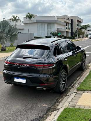 PORSCHE-MACAN-2021