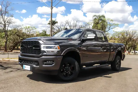 RAM 2500 6.7 I6 TURBO DIESEL LARAMIE CD 4X4 AUTOMÁTICO