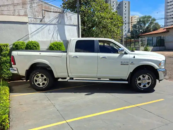 RAM-2500-6.7 LARAMIE 4X4 CD I6 TURBO DIESEL 4P AUTOMÁTICO RAM-2500-2018
