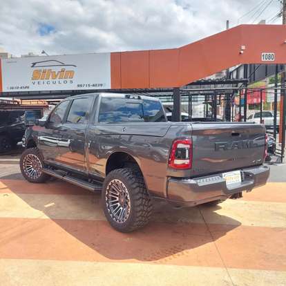 RAM-2500-6.7 I6 TURBO DIESEL LARAMIE NIGHT EDITION CD 4X4 AUTOMÁTICO RAM-2500-2024