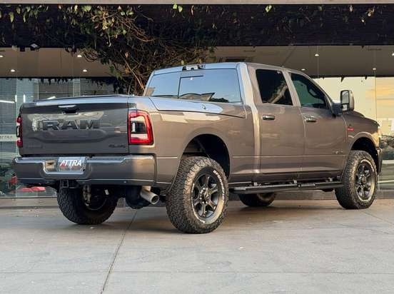 RAM-3500-6.7 I6 TURBO DIESEL LARAMIE NIGHT EDITION CD 4X4 AUTOMÁTICO RAM-3500-2023