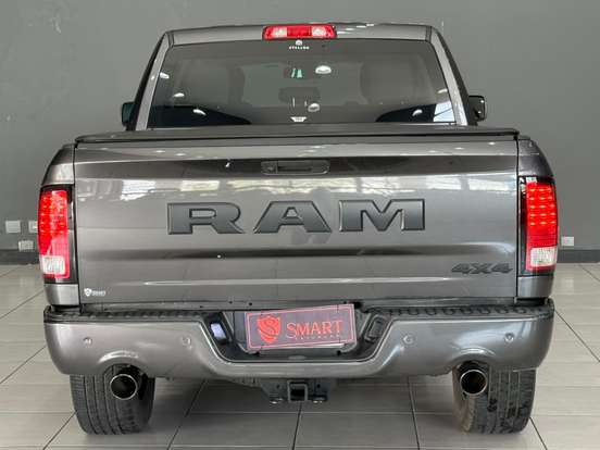 RAM-CLASSIC-5.7 V8 GASOLINA LARAMIE CD 4X4 AUTOMÁTICO RAM-CLASSIC-2022