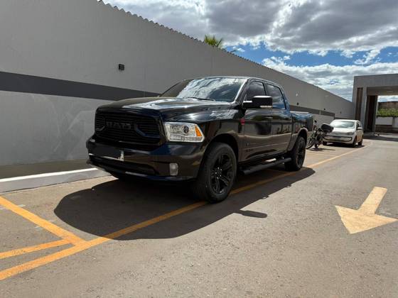 RAM 1500 5.7 V8 GASOLINA LIMITED NIGHT EDITION CD 4X4 AUTOMÁTICO