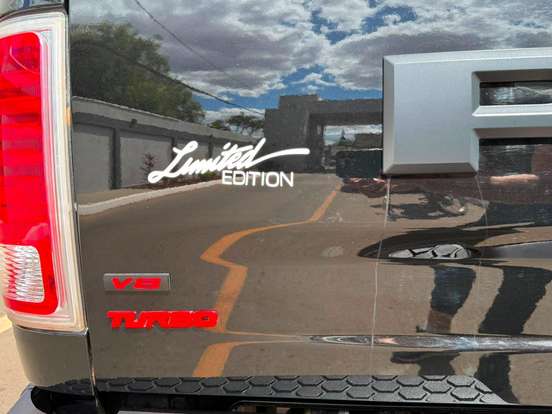 RAM-1500-5.7 V8 GASOLINA LIMITED NIGHT EDITION CD 4X4 AUTOMÁTICO RAM-1500-2023