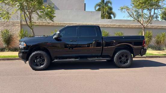 RAM-2500-6.7 I6 TURBO DIESEL LARAMIE NIGHT EDITION CD 4X4 AUTOMÁTICO RAM-2500-2024