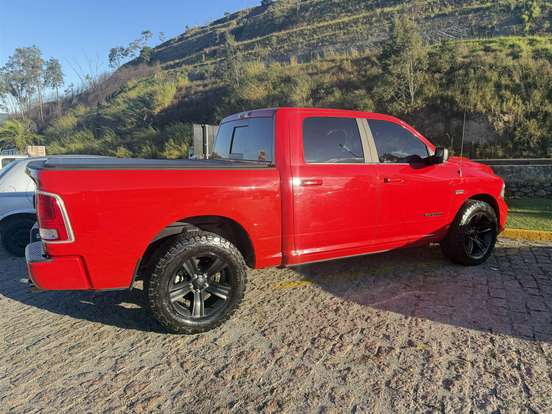 RAM-CLASSIC-5.7 V8 GASOLINA LARAMIE NIGHT EDITION CD 4X4 AUTOMÁTICO RAM-CLASSIC-2022