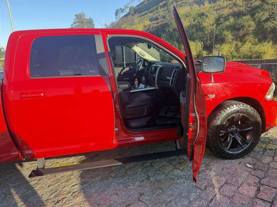 RAM-CLASSIC-5.7 V8 GASOLINA LARAMIE NIGHT EDITION CD 4X4 AUTOMÁTICO RAM-CLASSIC-2022