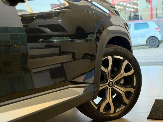 RENAULT-BOREAL-2025