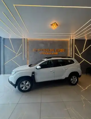 RENAULT-DUSTER-2023