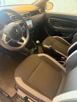 RENAULT-DUSTER-2023