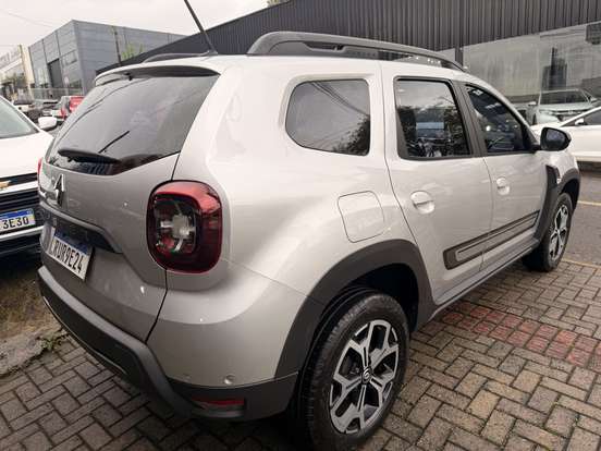 RENAULT-DUSTER-2022