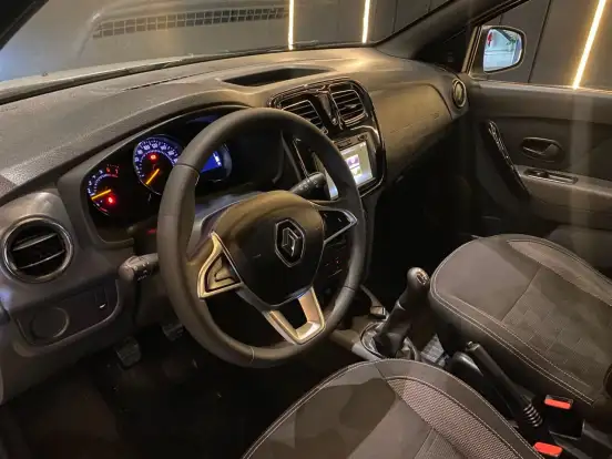 RENAULT-SANDERO-2022