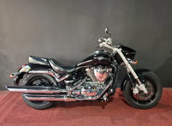 SUZUKI BOULEVARD M800 