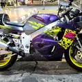 SUZUKI GSX-R750 SUZUKI GSX-R750