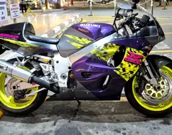 SUZUKI GSX-R750 SUZUKI GSX-R750