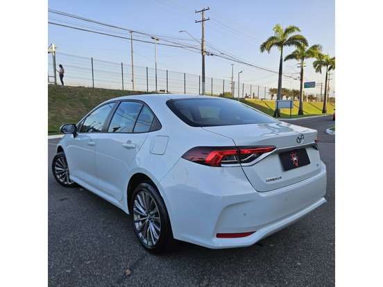 TOYOTA-COROLLA-2024