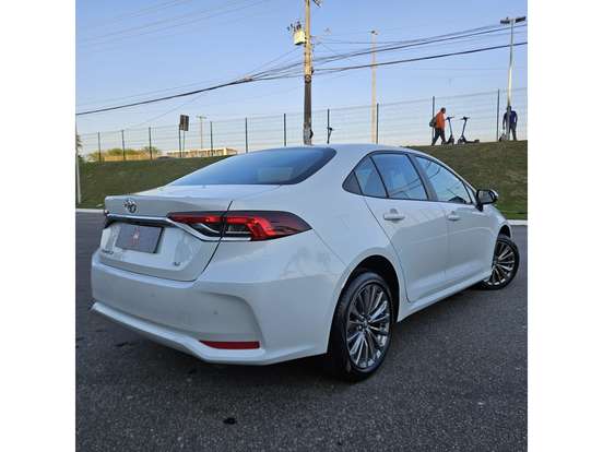 TOYOTA-COROLLA-2024