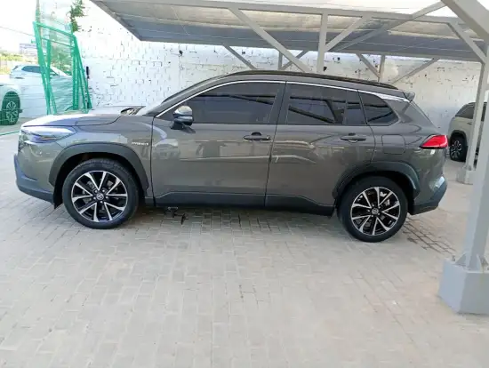 TOYOTA-COROLLA CROSS-2023