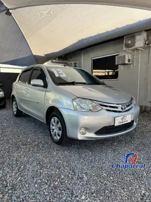 TOYOTA-ETIOS-2013