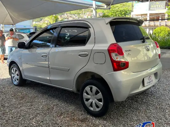 TOYOTA-ETIOS-1.3 XS 16V FLEX 4P MANUAL TOYOTA-ETIOS-2013