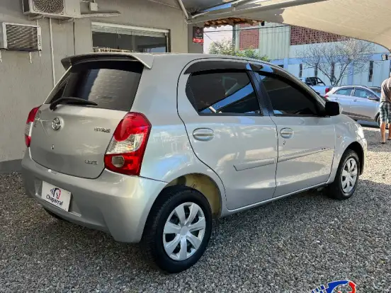 TOYOTA-ETIOS-1.3 XS 16V FLEX 4P MANUAL TOYOTA-ETIOS-2013