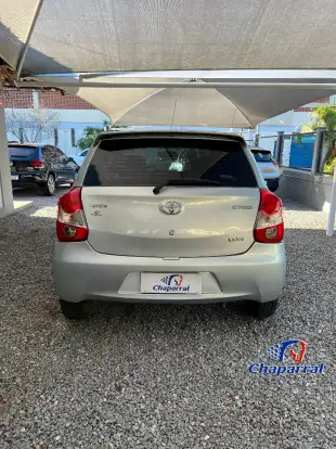 TOYOTA-ETIOS-2013