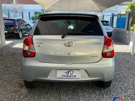 TOYOTA-ETIOS-1.3 XS 16V FLEX 4P MANUAL TOYOTA-ETIOS-2013
