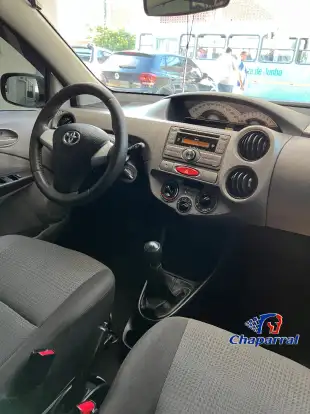 TOYOTA-ETIOS-2013