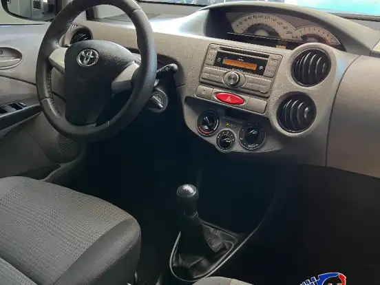 TOYOTA-ETIOS-1.3 XS 16V FLEX 4P MANUAL TOYOTA-ETIOS-2013