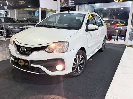 TOYOTA-ETIOS-2017
