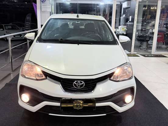 TOYOTA-ETIOS-2017