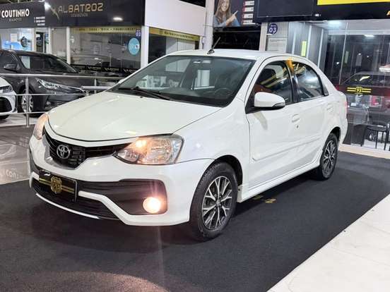 TOYOTA-ETIOS-1.5 PLATINUM SEDAN 16V FLEX 4P AUTOMÁTICO TOYOTA-ETIOS-2017