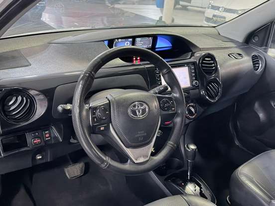 TOYOTA-ETIOS-2017