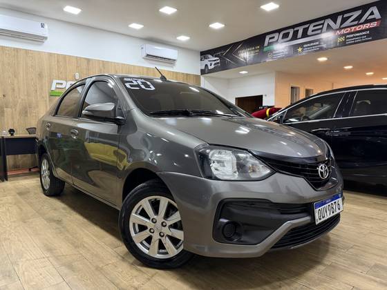 TOYOTA ETIOS 1.5 X PLUS 16V FLEX 4P AUTOMÁTICO