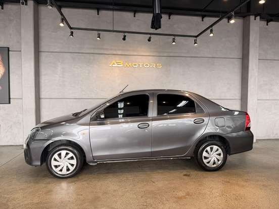 TOYOTA-ETIOS-2021