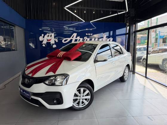TOYOTA ETIOS 1.5 X PLUS SEDAN 16V FLEX 4P AUTOMÁTICO