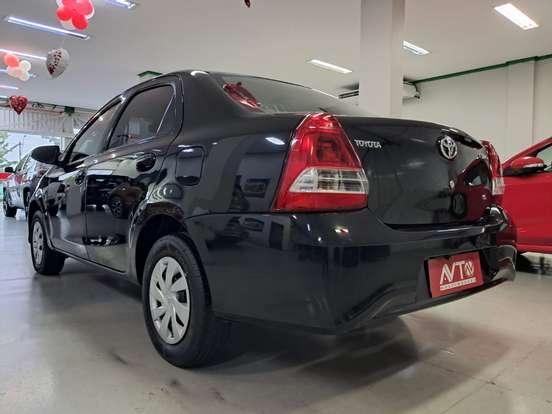 TOYOTA-ETIOS-2019