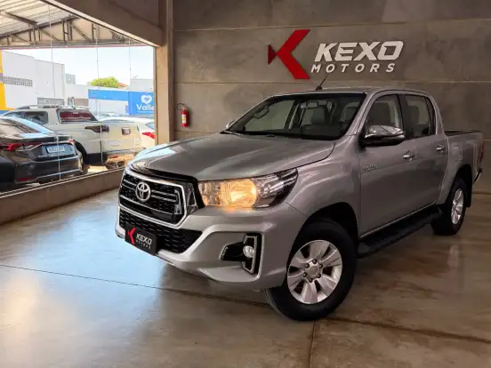 TOYOTA-HILUX-2019