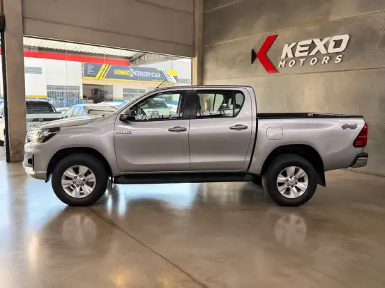 TOYOTA-HILUX-2019