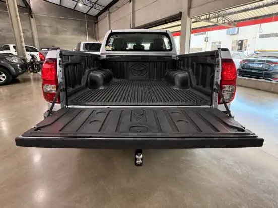 TOYOTA-HILUX-2019